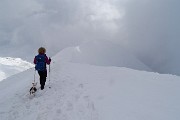 63 Nebbie e nuvole non mollano, fa freddo, scendiamo